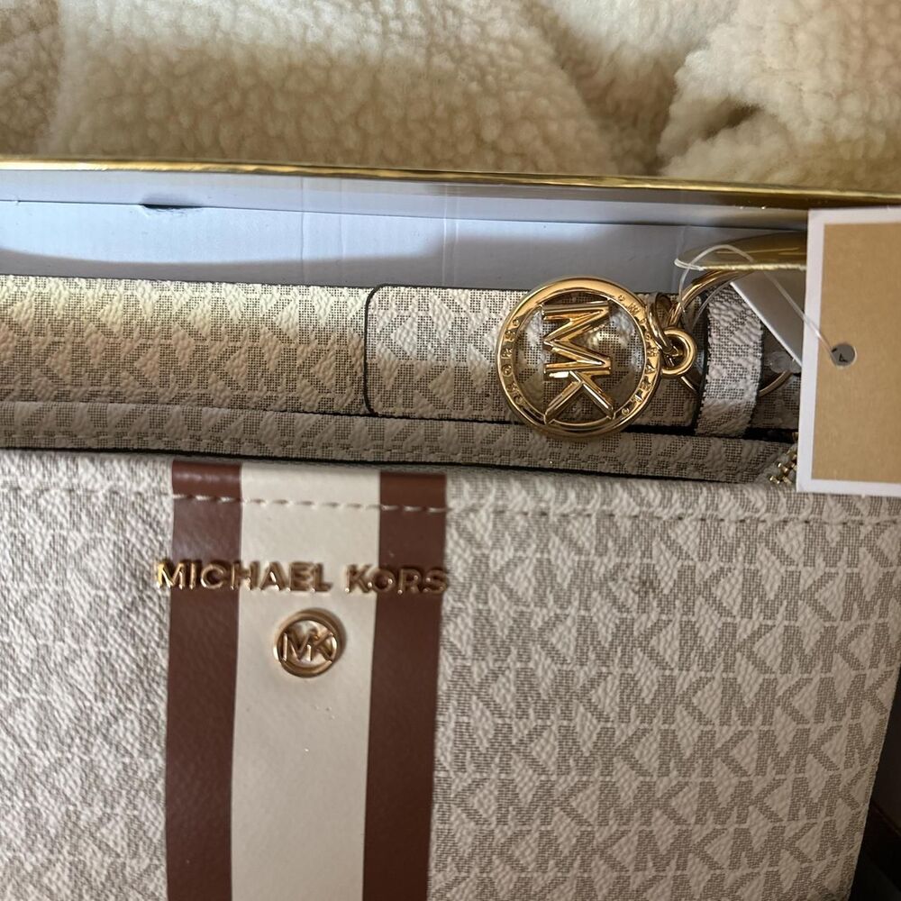 Michael Kors Women's Cream and Tan Belt Bag - Picture 5 of 6